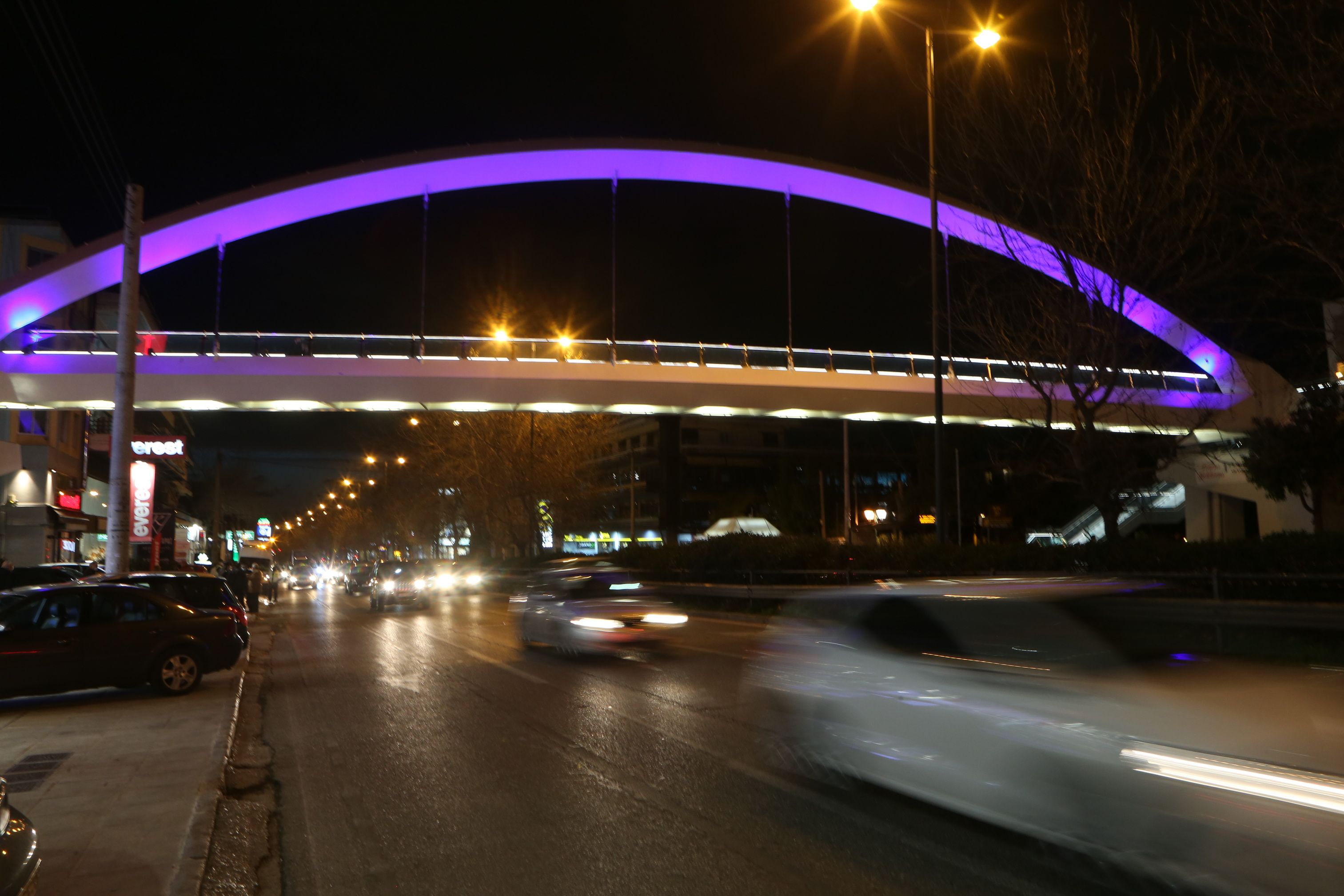 Παραδόθηκε η νέα σύγχρονη πεζογέφυρα επί της Λ. Μεσογείων στην Αγ. Παρασκευή 